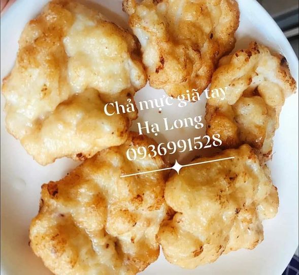 Chuẩn bị chiên chả mực giã tay